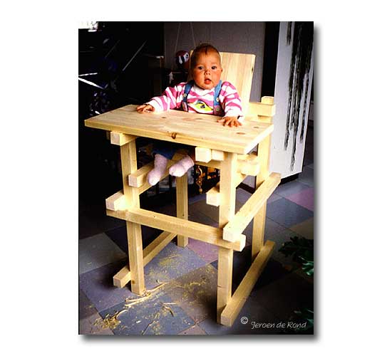 Rietveld-ge&iuml;npireerde kinderstoel met Rose